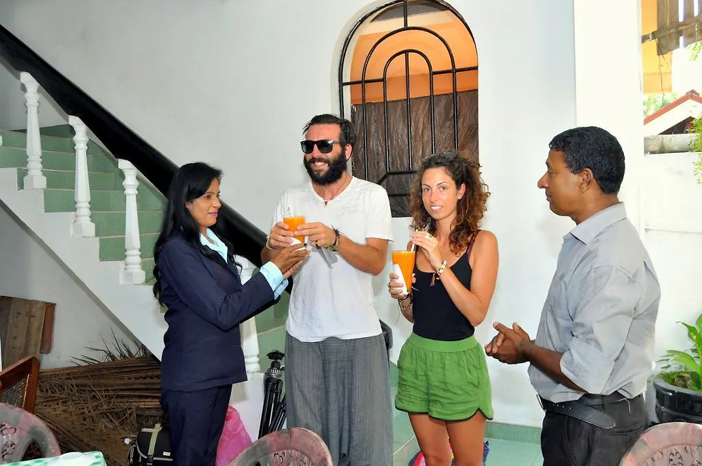 נגומבו Marshal Beach Guesthouse 0*,